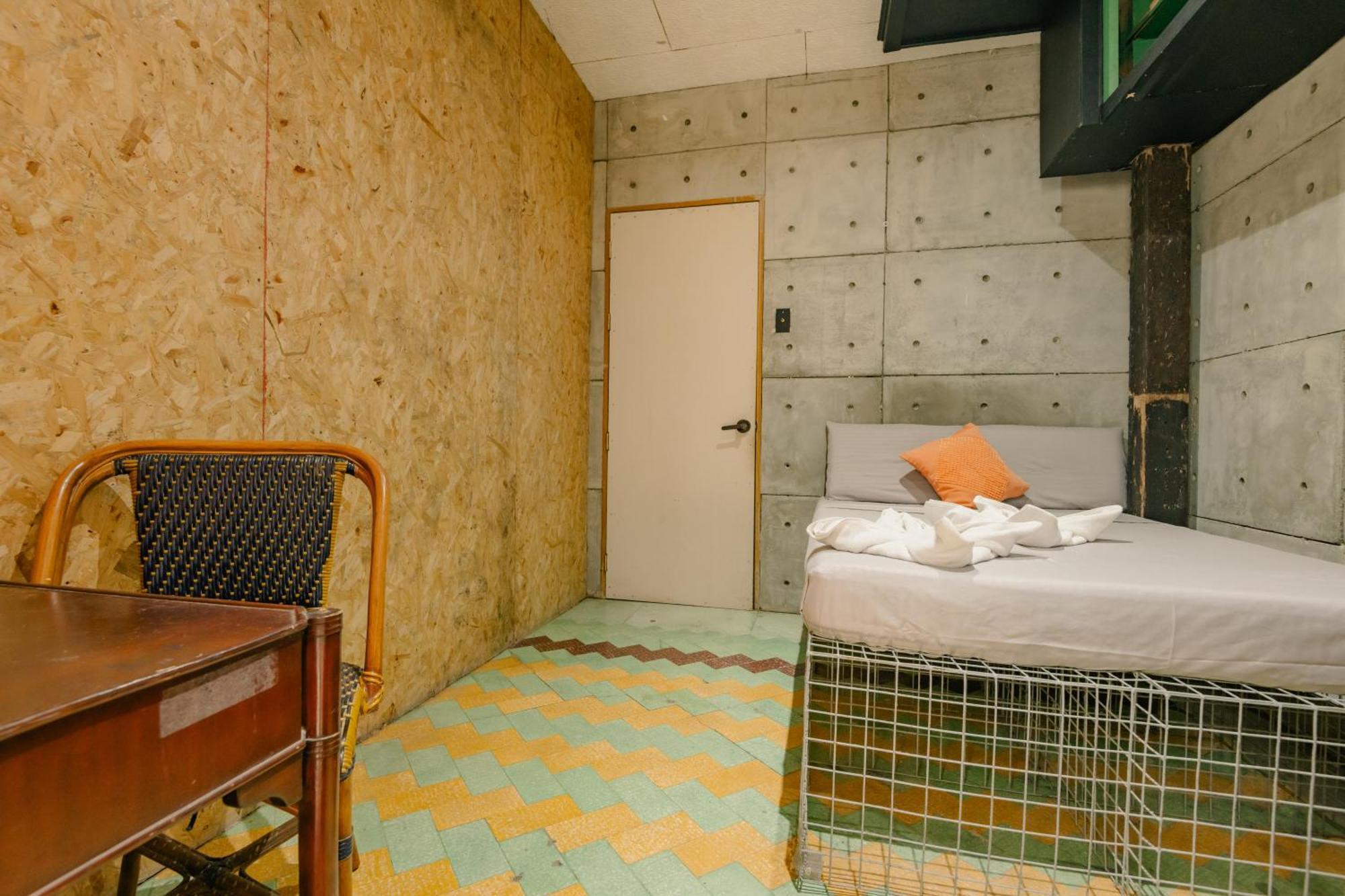 The Flying Fish Hostel Себу Экстерьер фото
